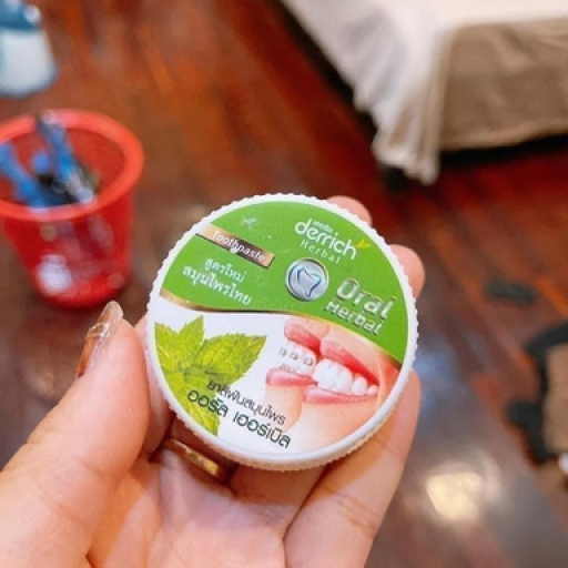 Bột trắng răng Thái Lan
