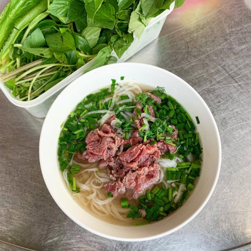 Phở bò tái